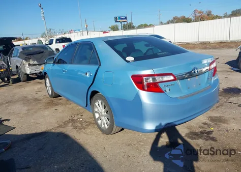 2012 Toyota Camry Hybrid Xle z USA, uszkodzony, nr VIN 4T1BD1FKXCU060713